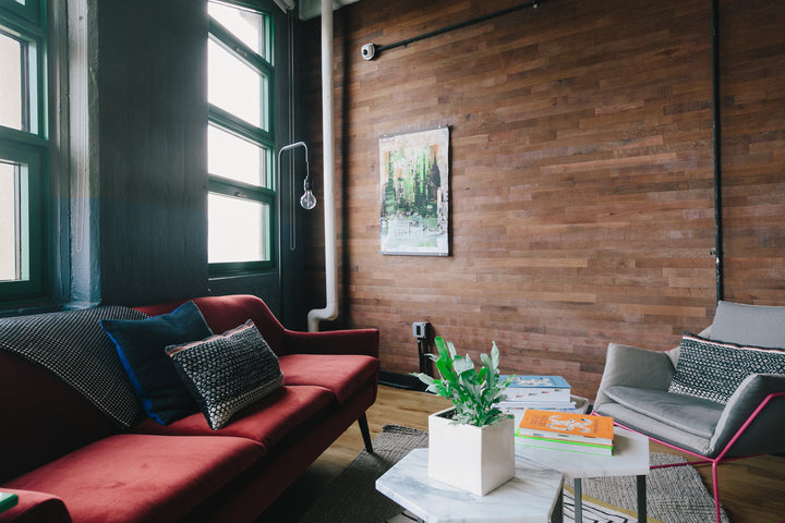 Why Use Reclaimed Oak Planks in Your Home