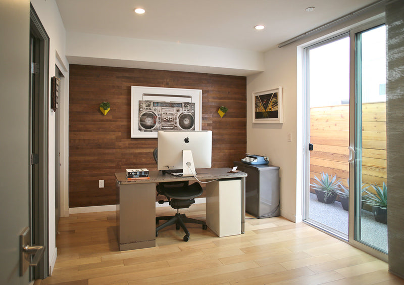 5 Reasons to Invite Reclaimed Wood Planks into Your Home or Office
