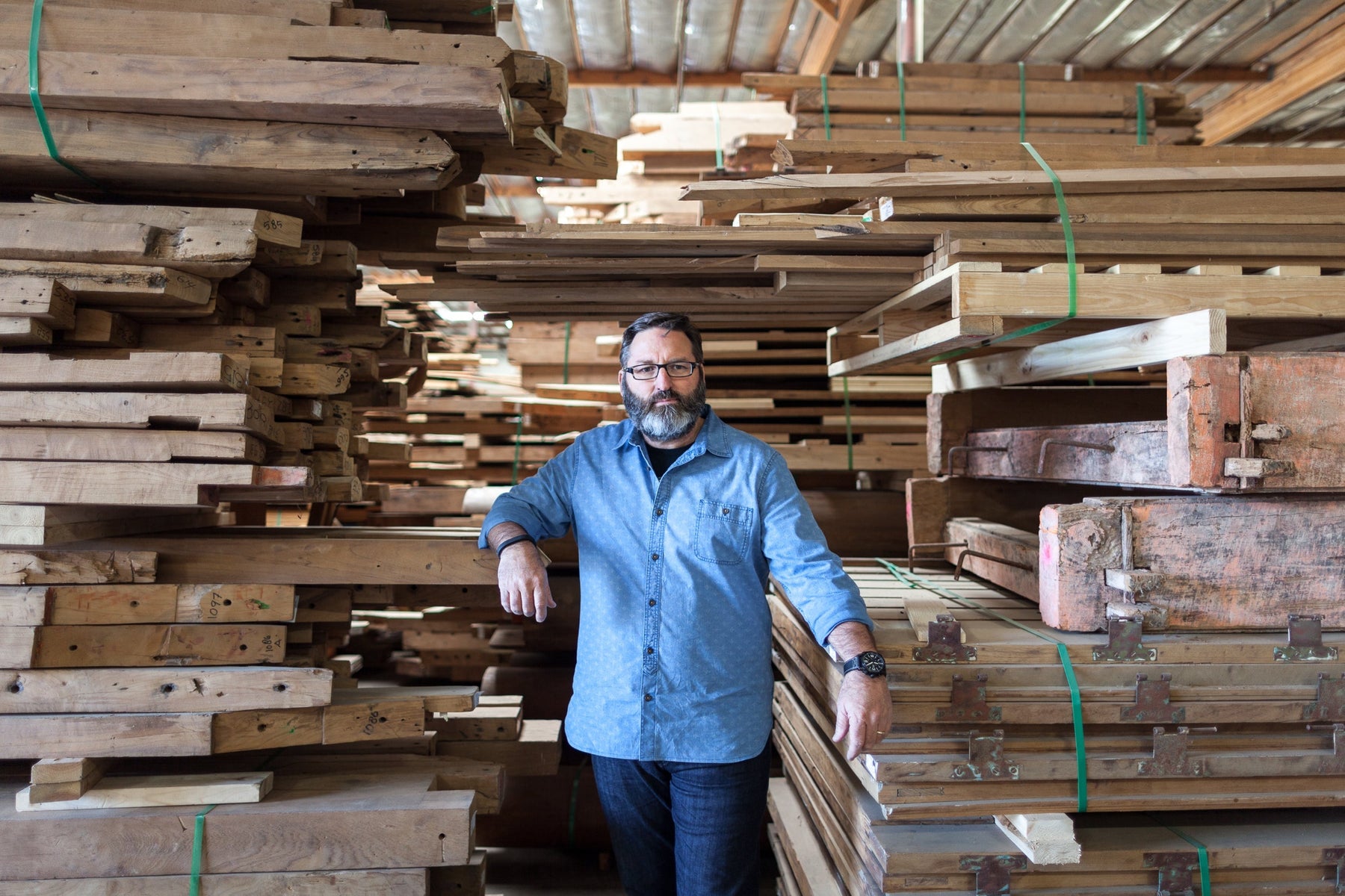 Stikwood: The Original Peel+Stik Reclaimed Wood Planks. Quality & Experience Matters.