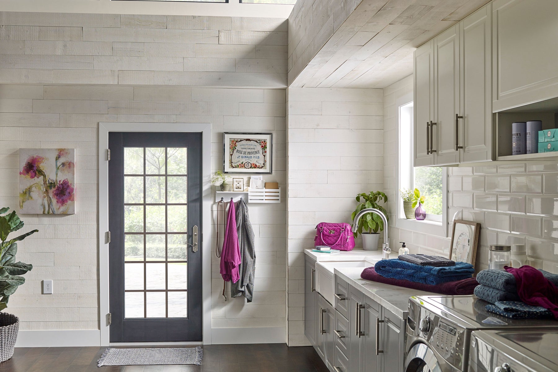 What Is Shiplap? Pros, Cons, and How to Get the Look Without a Saw